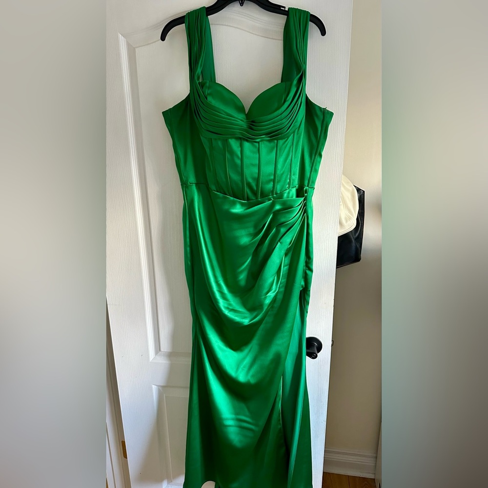 Elegant Green Evening Gown